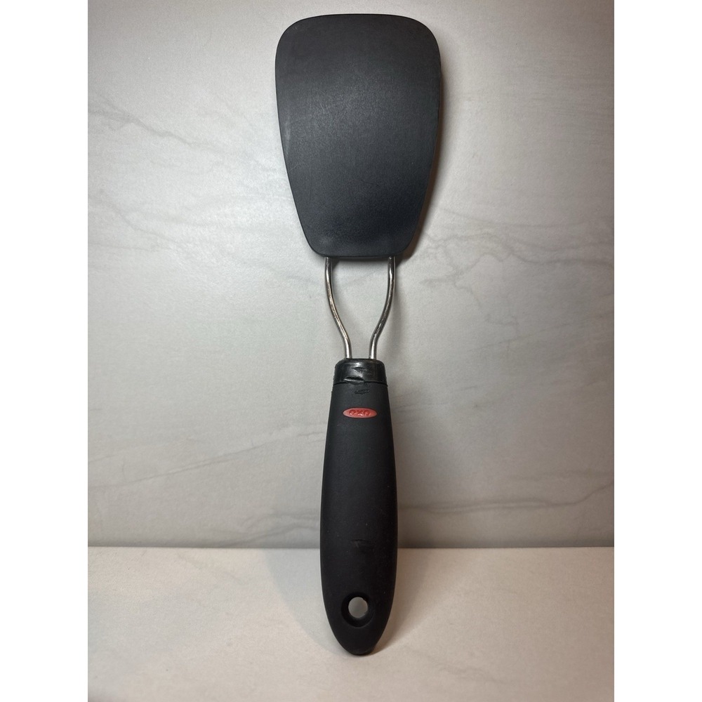 OXO Good Grips‎ Large Silicone Turner Spatula Pancake Flipper Black Nylon Handle